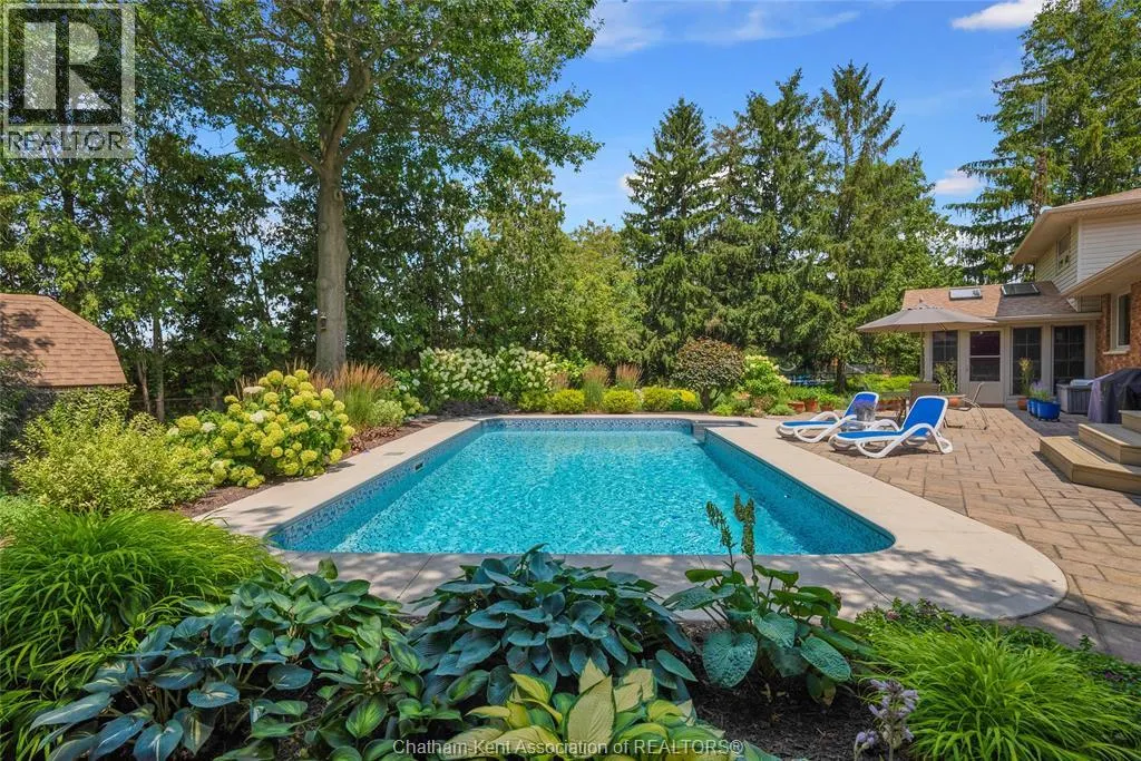 9133 Woodland CRESCENT