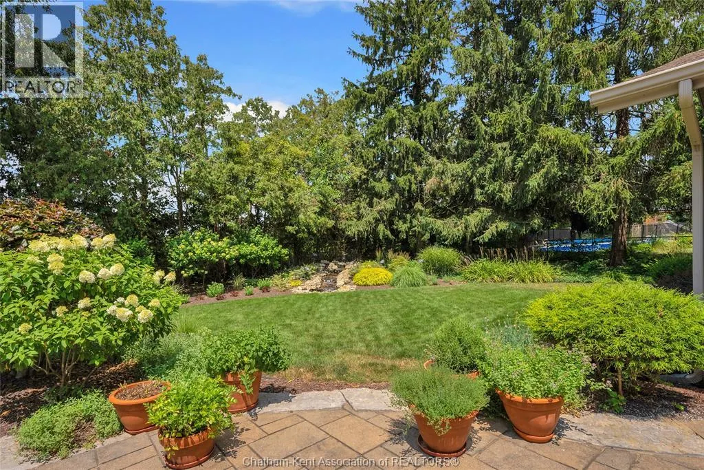 9133 Woodland CRESCENT
