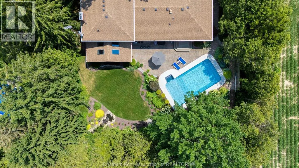 9133 Woodland CRESCENT
