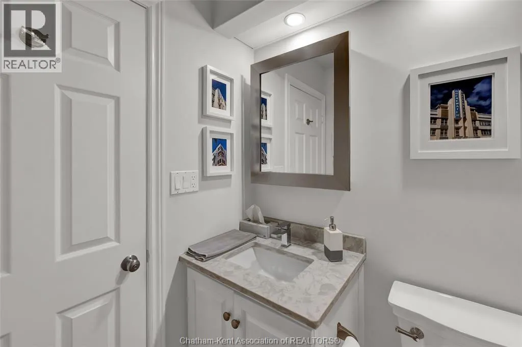 9133 Woodland CRESCENT
