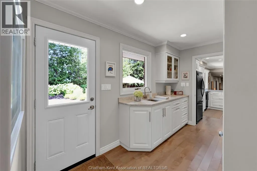 9133 Woodland CRESCENT