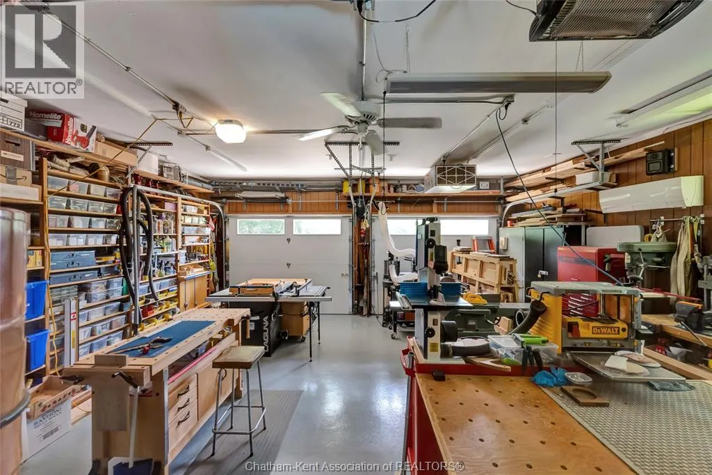 9133 Woodland CRESCENT