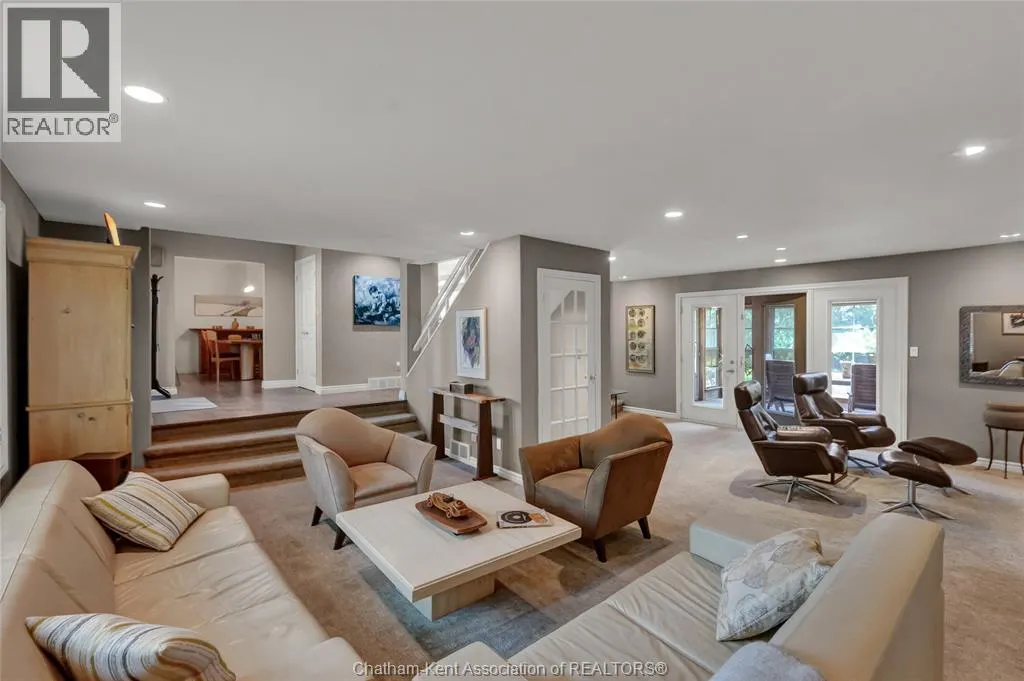 9133 Woodland CRESCENT