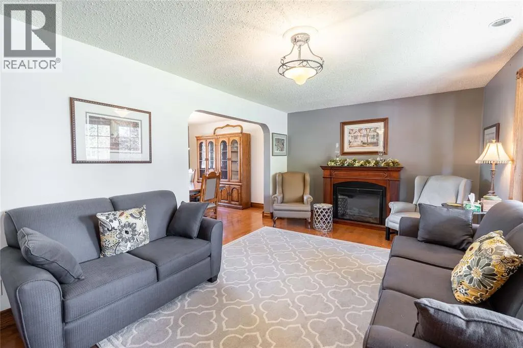 3082 MAIN STREET