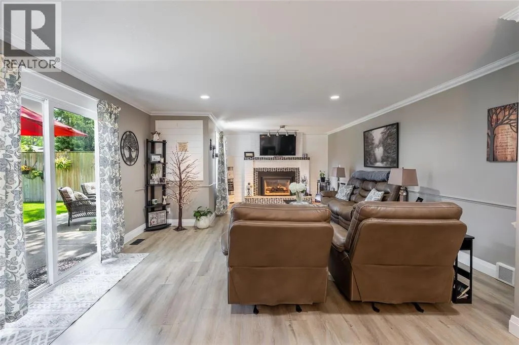 1272 GLEN DOUGLAS DRIVE