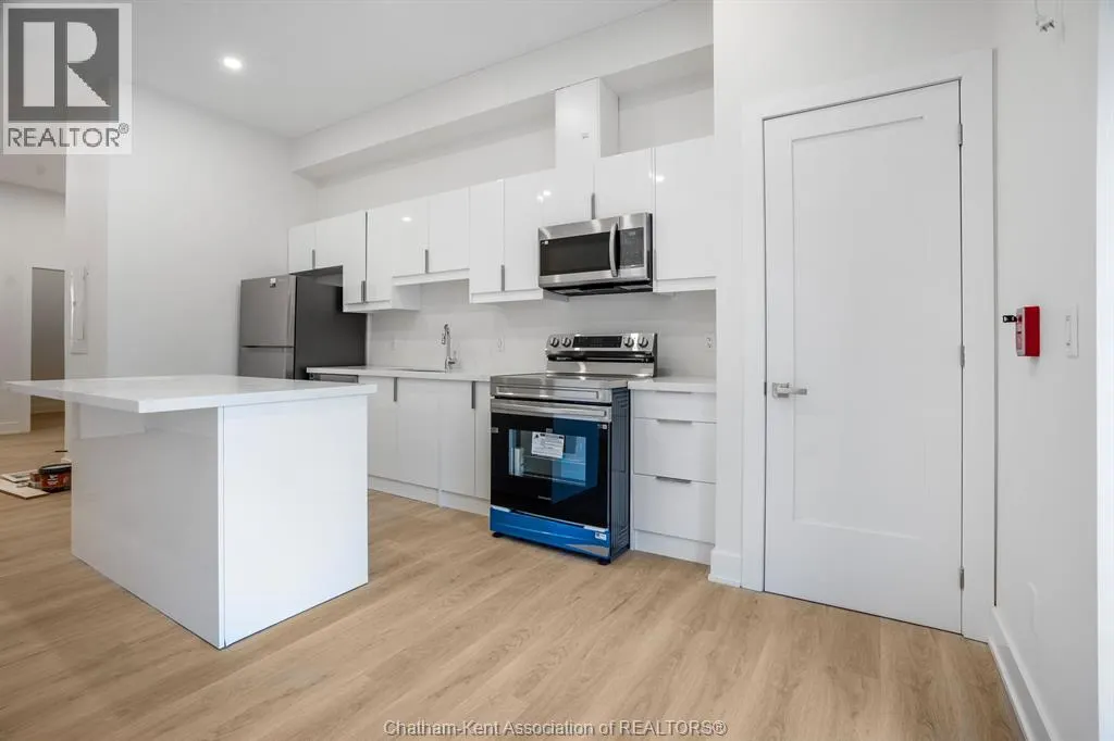 153 King STREET West Unit# 4
