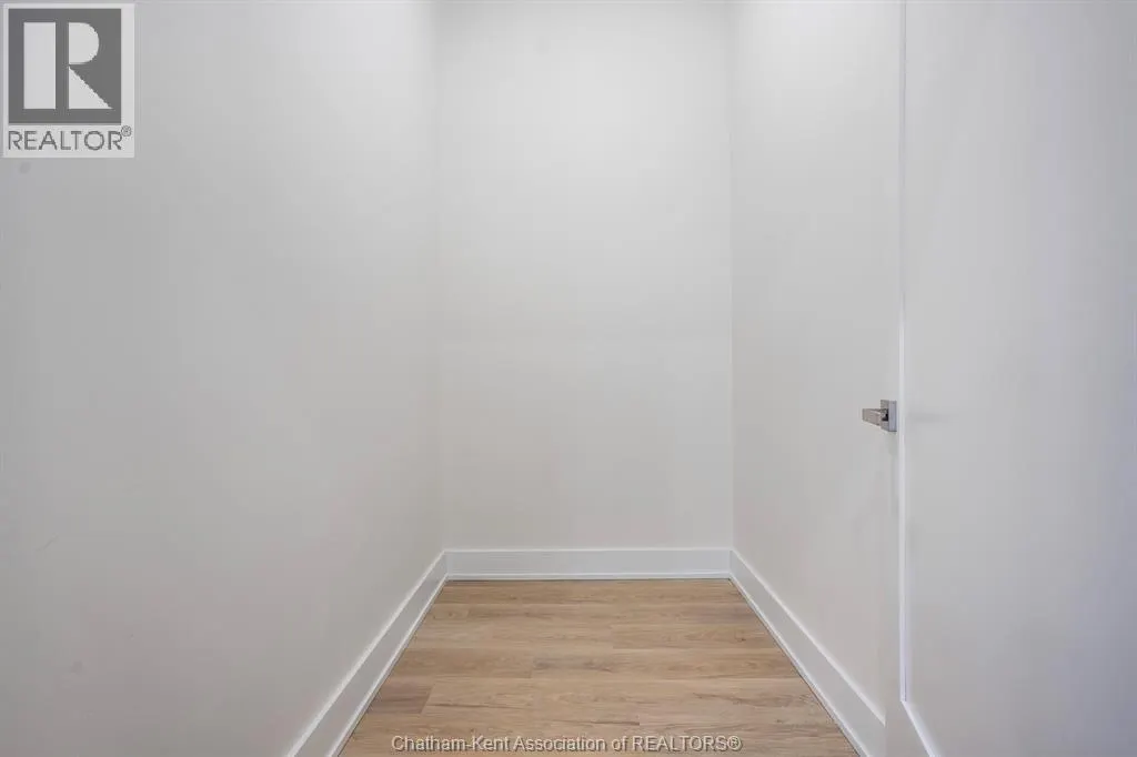 153 King STREET West Unit# 4