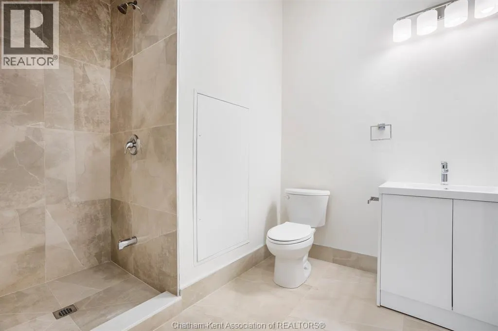 153 King STREET West Unit# 4