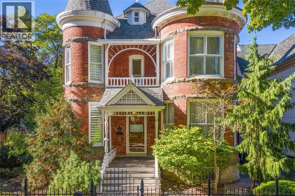 719 VICTORIA