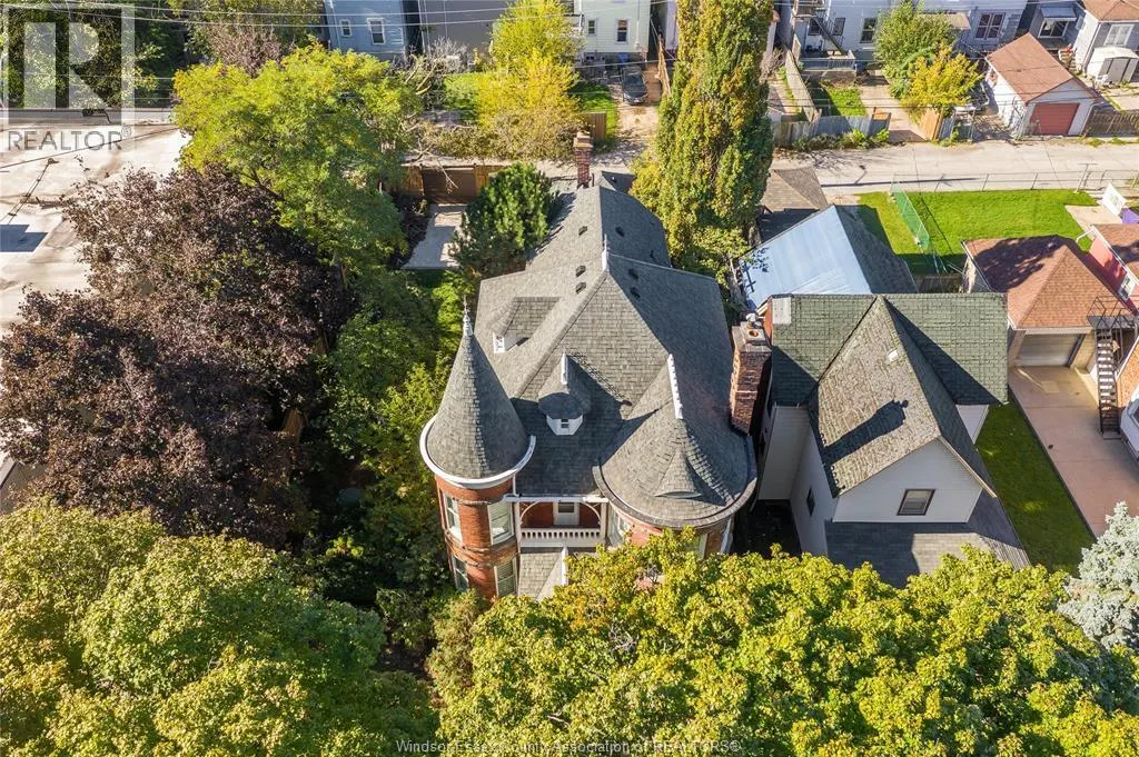 719 VICTORIA