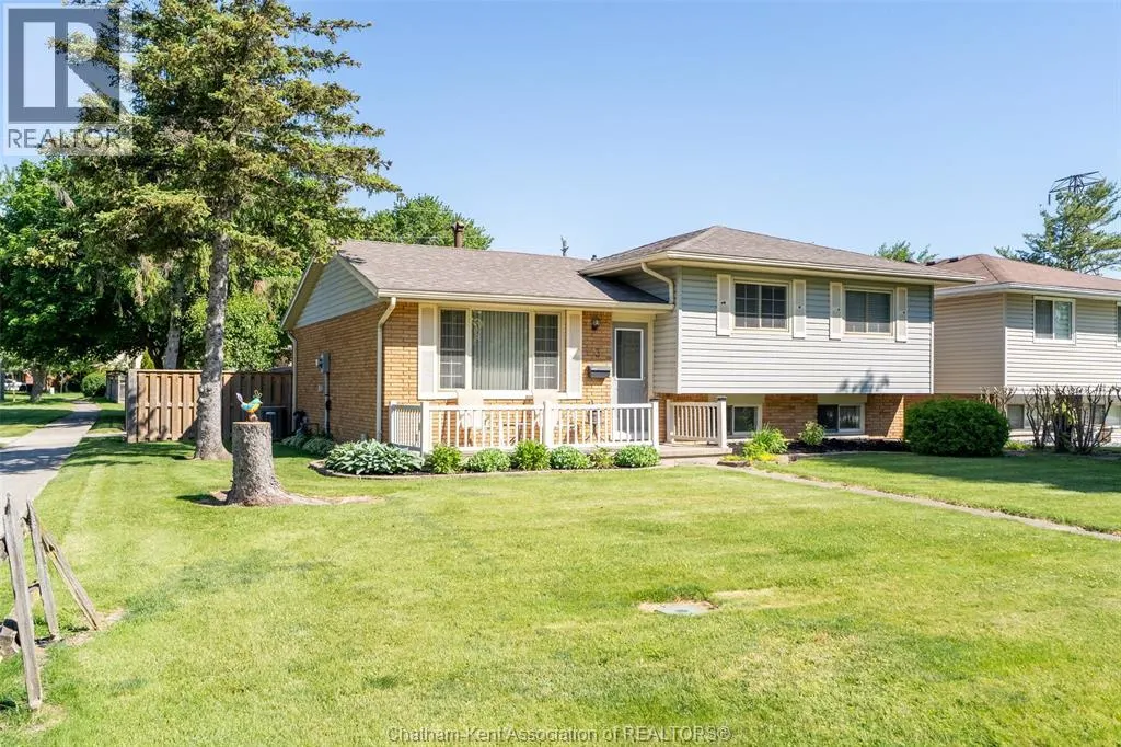 3 GOLDMERE DRIVE