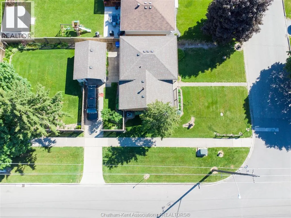 3 GOLDMERE DRIVE
