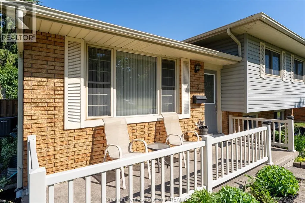 3 GOLDMERE DRIVE
