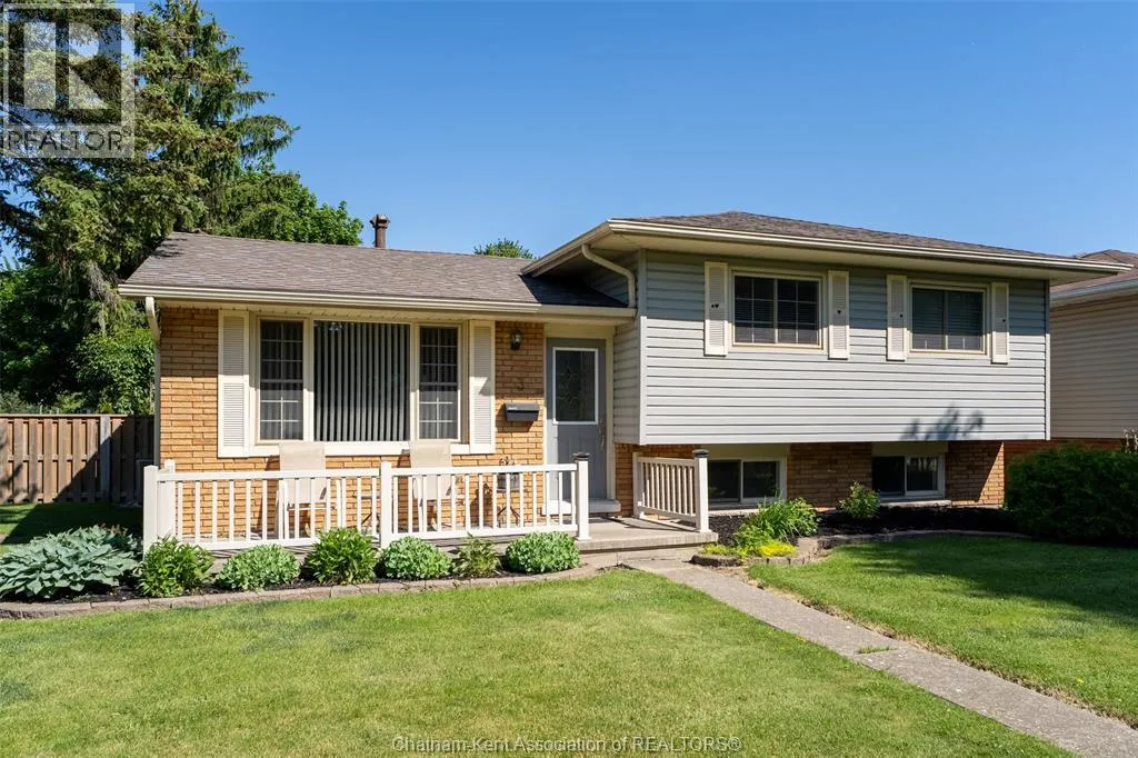 3 GOLDMERE DRIVE