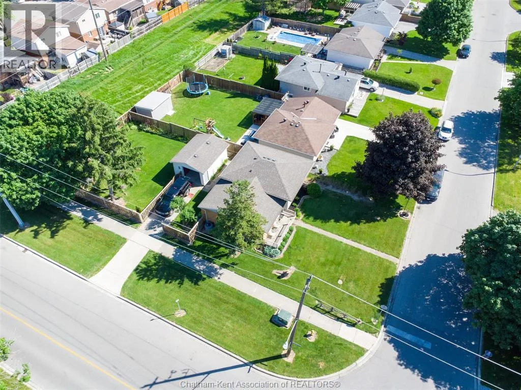 3 GOLDMERE DRIVE