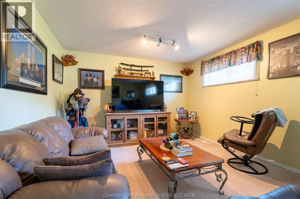 3 GOLDMERE DRIVE