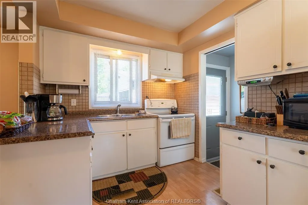 3 GOLDMERE DRIVE