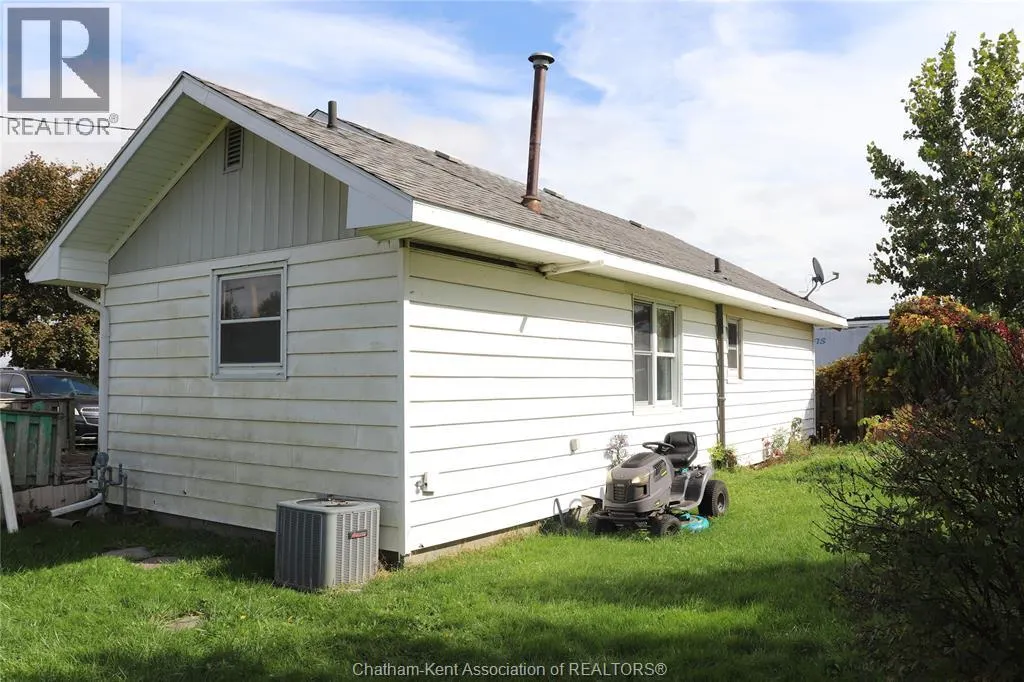 252 Chatham STREET South