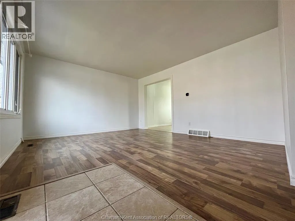 12 Athlone COURT