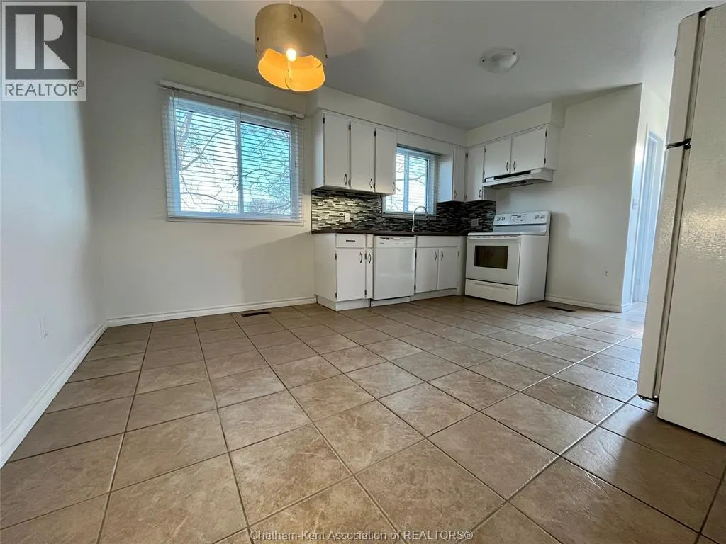 12 Athlone COURT