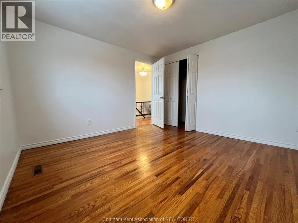 12 Athlone COURT