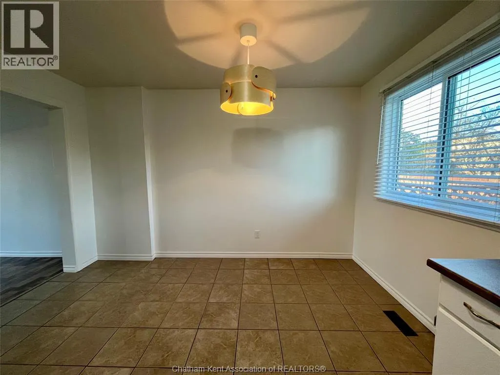 12 Athlone COURT