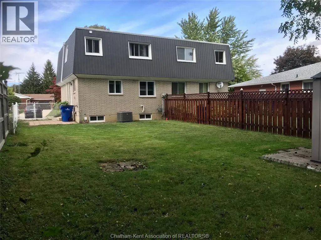 12 Athlone COURT