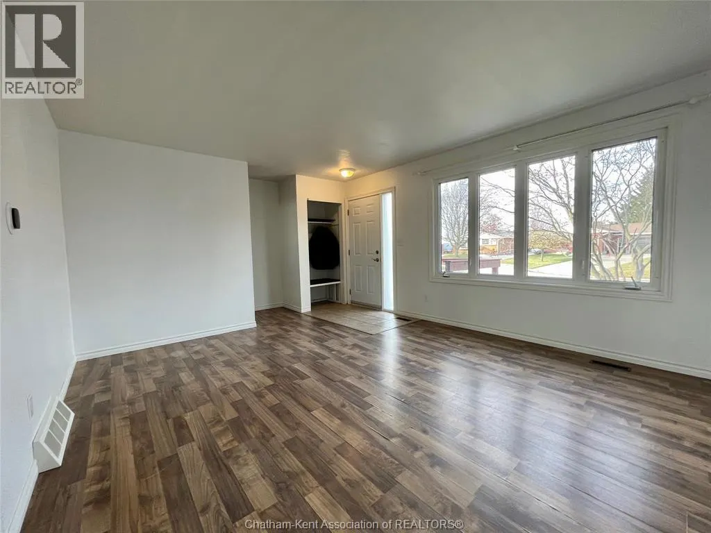 12 Athlone COURT