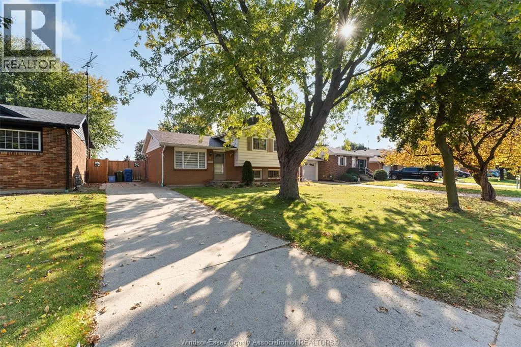 6 CAMELOT AVENUE