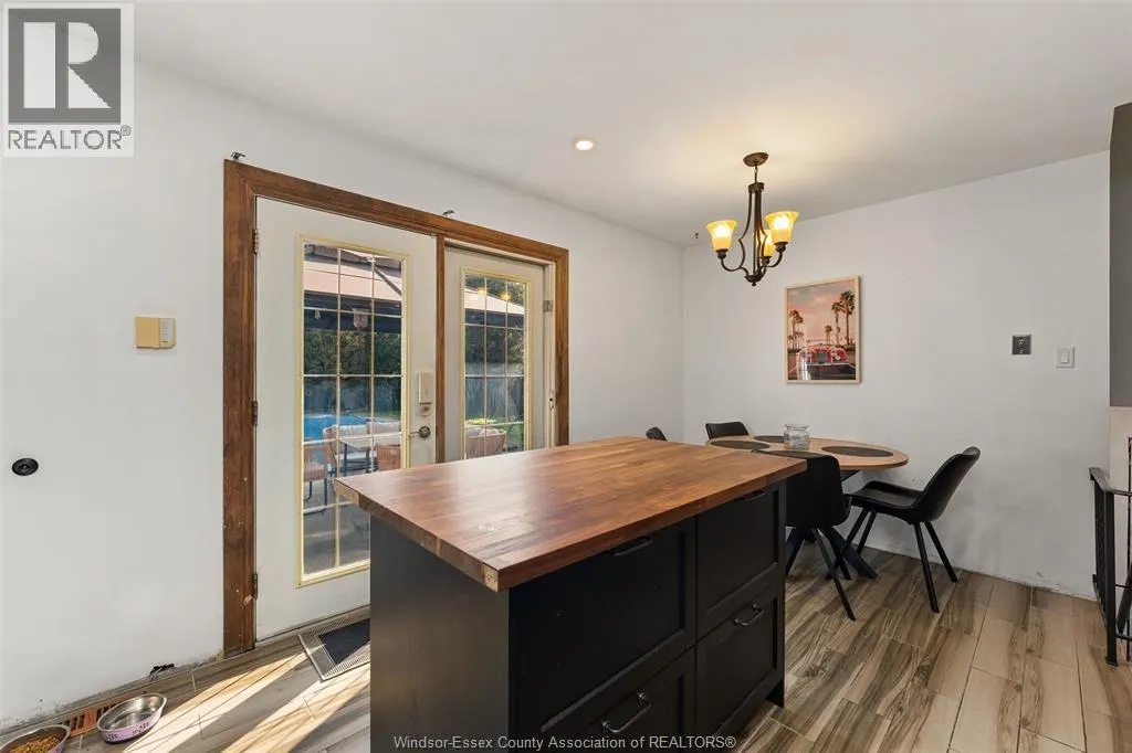 6 CAMELOT AVENUE