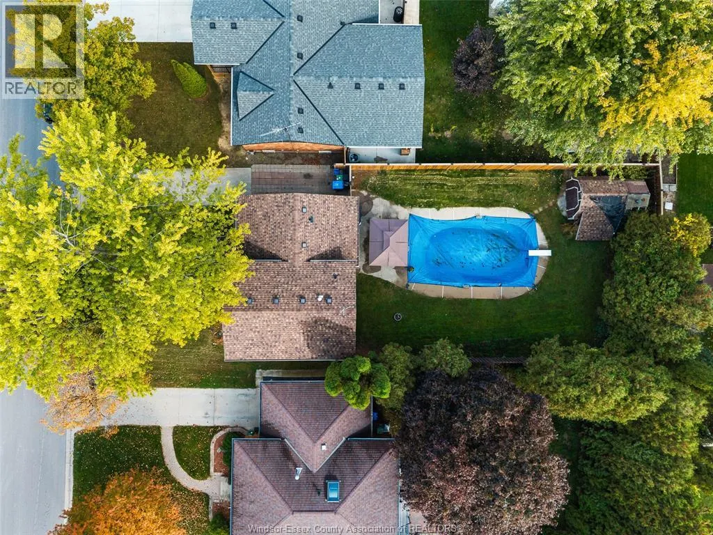 6 CAMELOT AVENUE