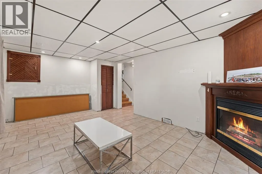 6 CAMELOT AVENUE