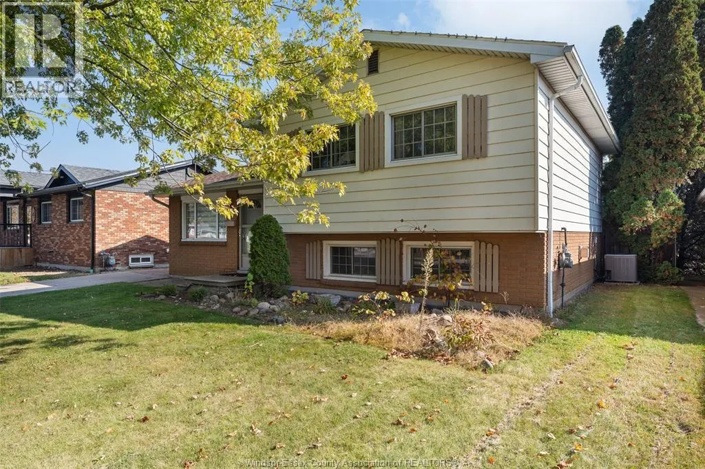 6 CAMELOT AVENUE