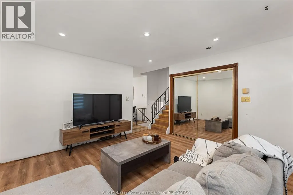 6 CAMELOT AVENUE