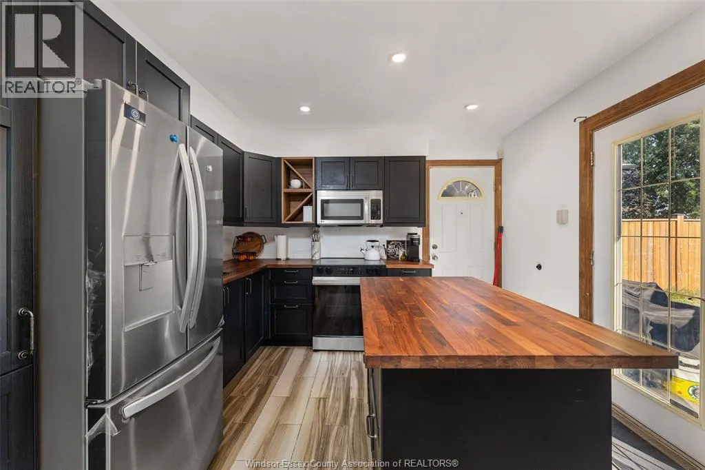 6 CAMELOT AVENUE