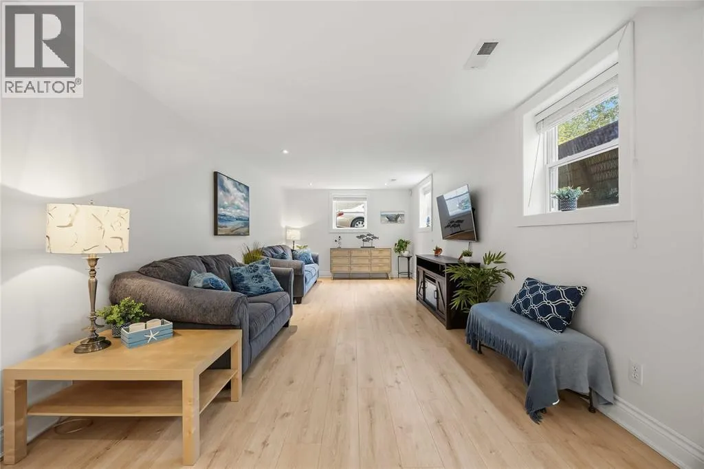 1705 MULBERRY STREET