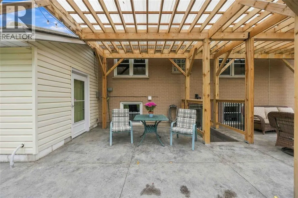 1705 MULBERRY STREET