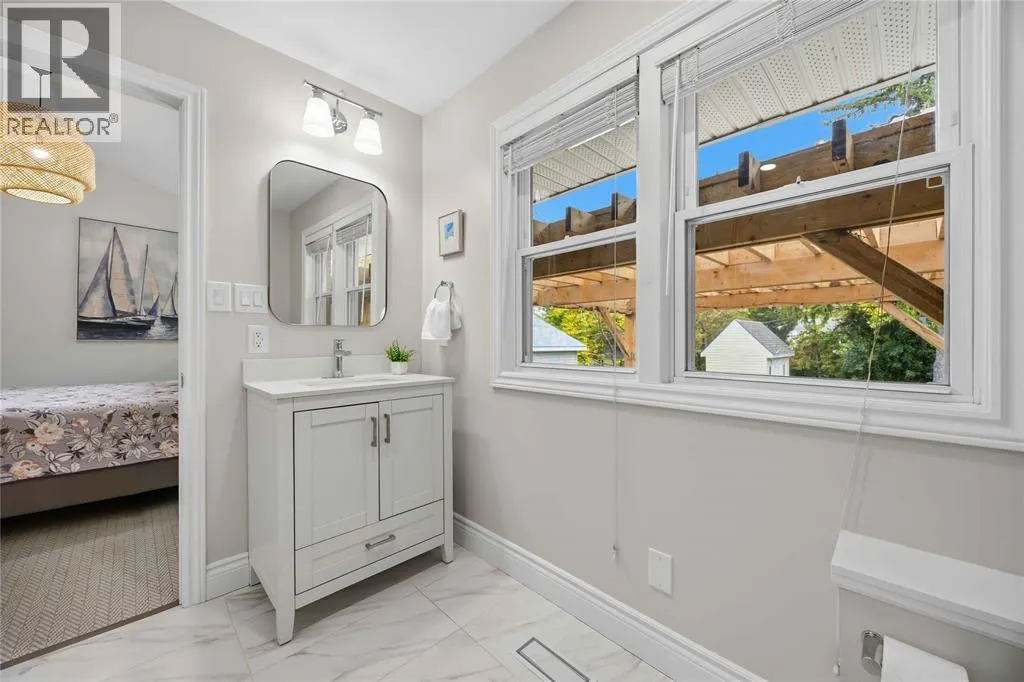 1705 MULBERRY STREET