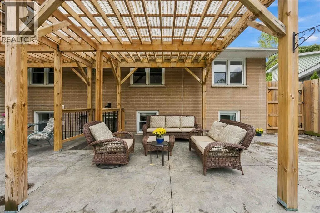 1705 MULBERRY STREET