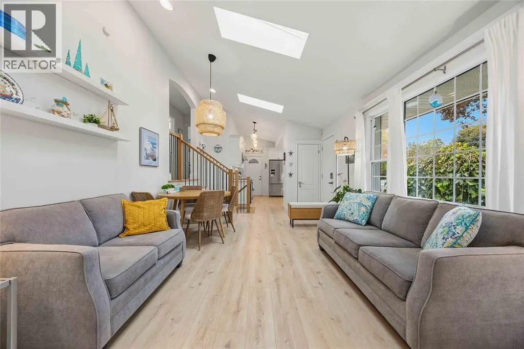 1705 MULBERRY STREET