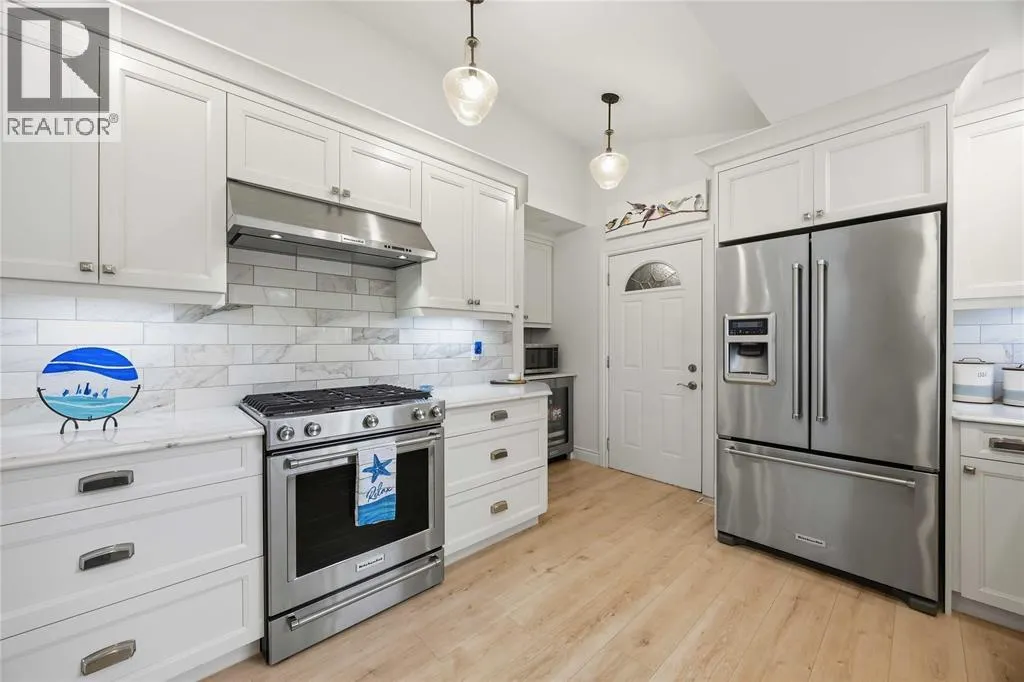 1705 MULBERRY STREET