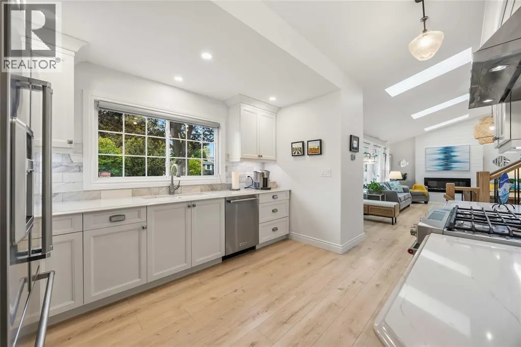 1705 MULBERRY STREET