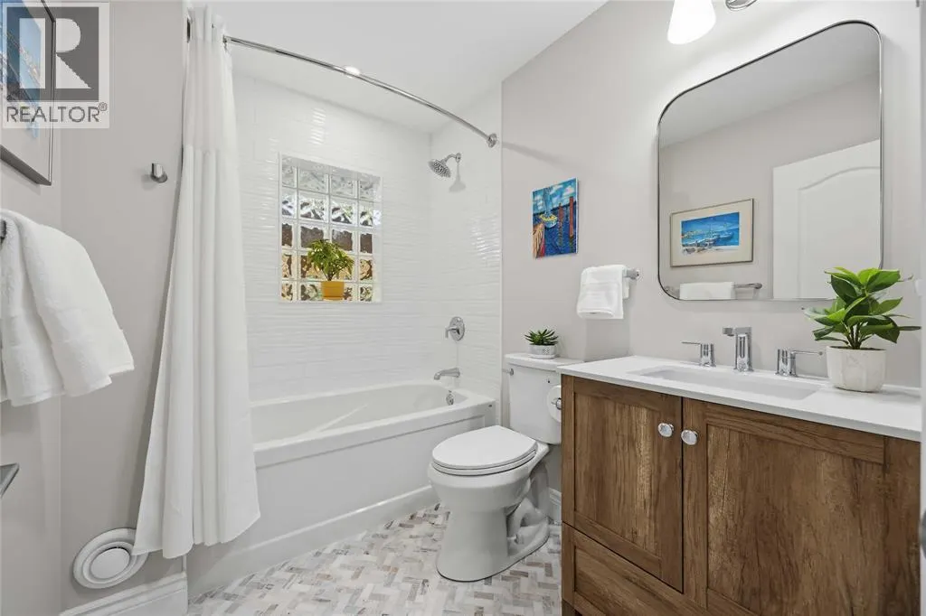 1705 MULBERRY STREET