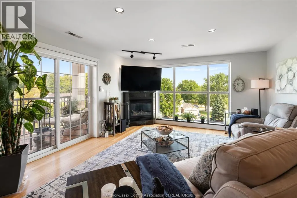 34 Boblo Island BOULEVARD Unit# 407