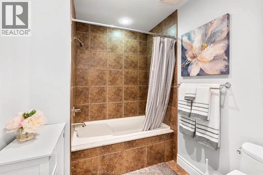 34 Boblo Island BOULEVARD Unit# 407