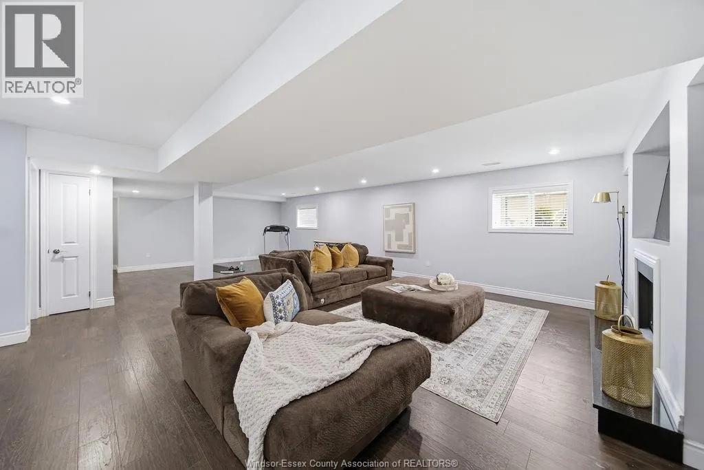 1302 DEER RUN TRAIL