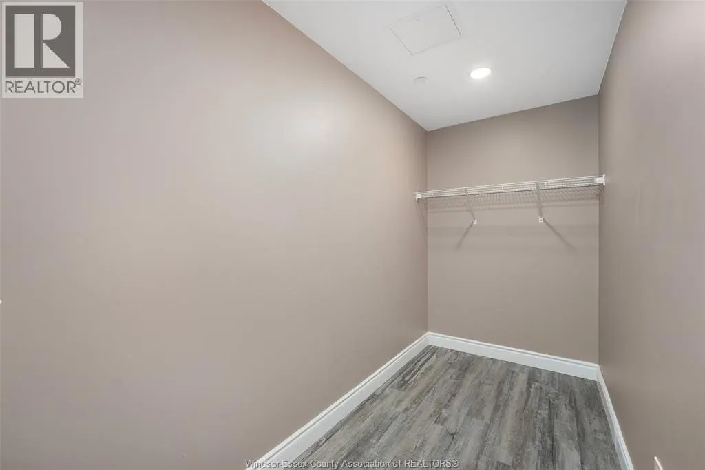 1675 BANWELL Unit# 106