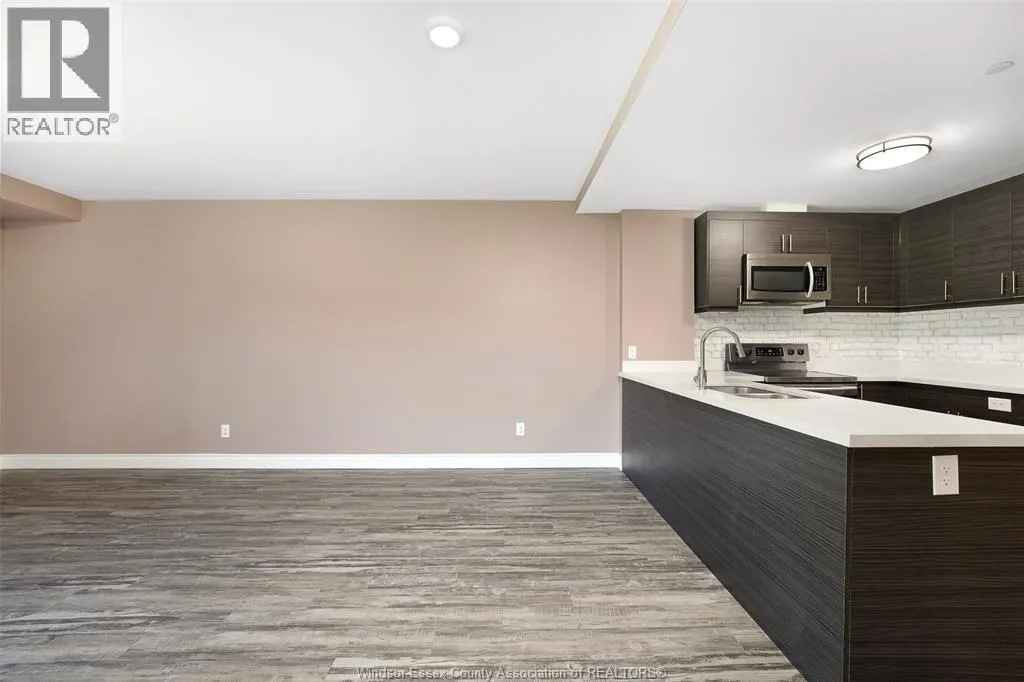 1675 BANWELL Unit# 106