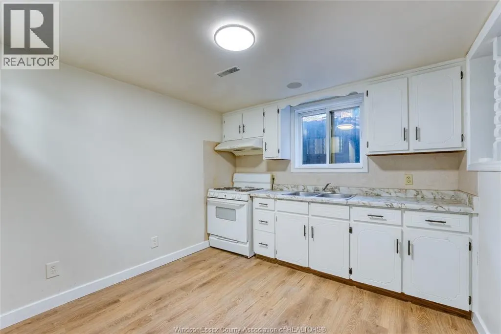 2880 ST. CLAIR AVENUE