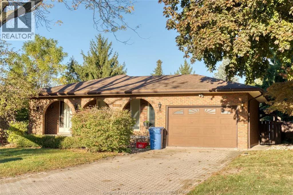 2880 ST. CLAIR AVENUE